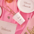 kubek-serwetka-talerzyk-wieczor-panienski-roz_1300x5.webp